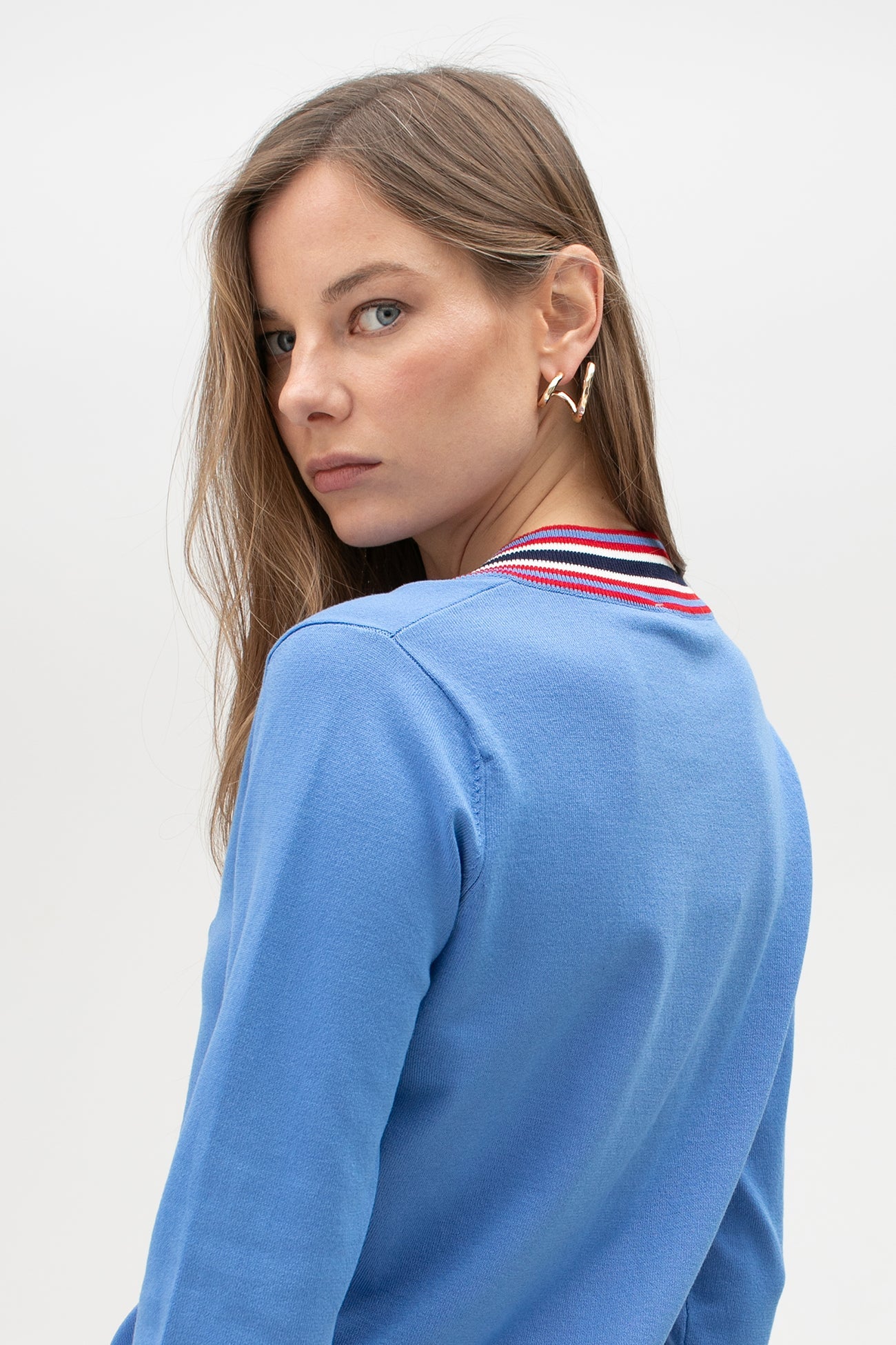 Piercing-effect earrings