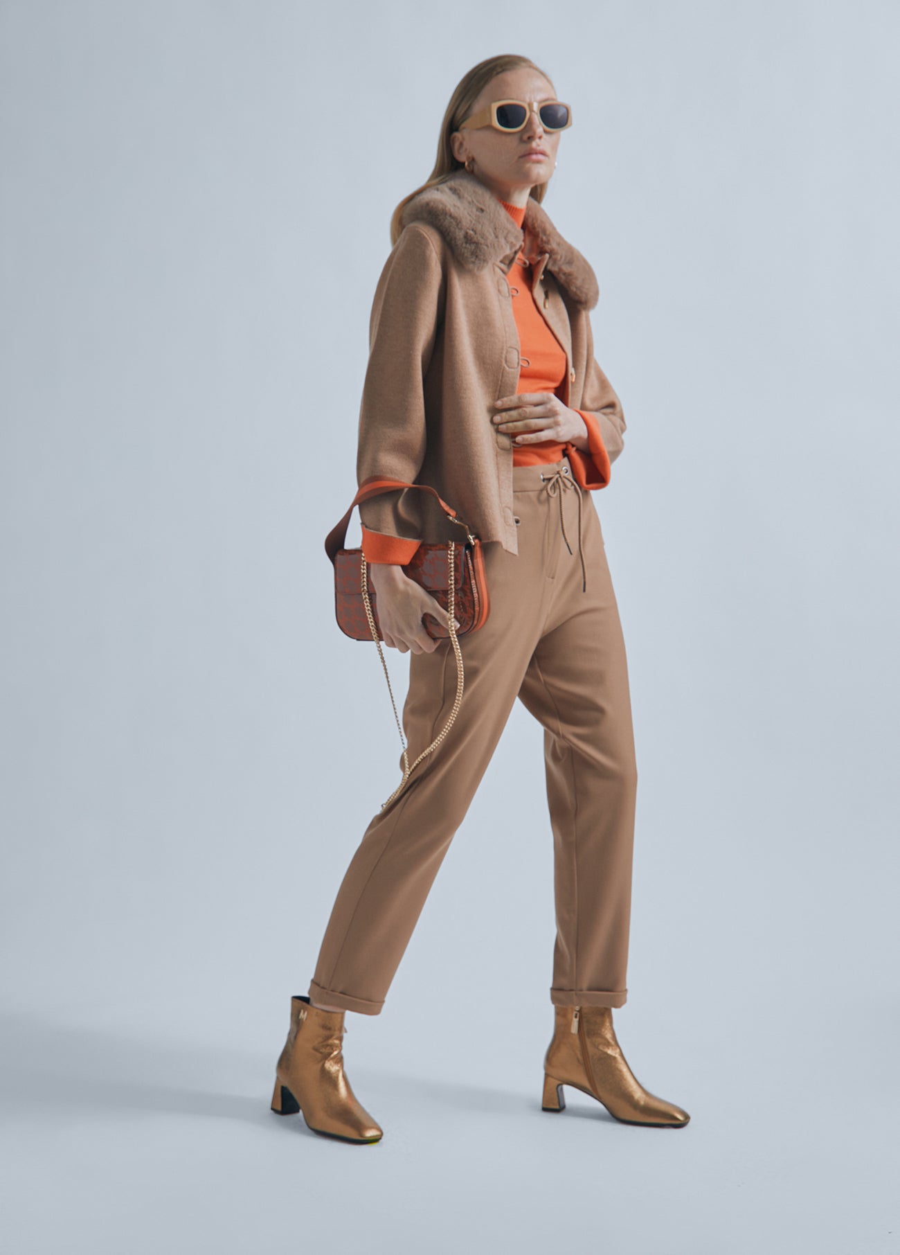 32467023-Basic joggers-Camel
