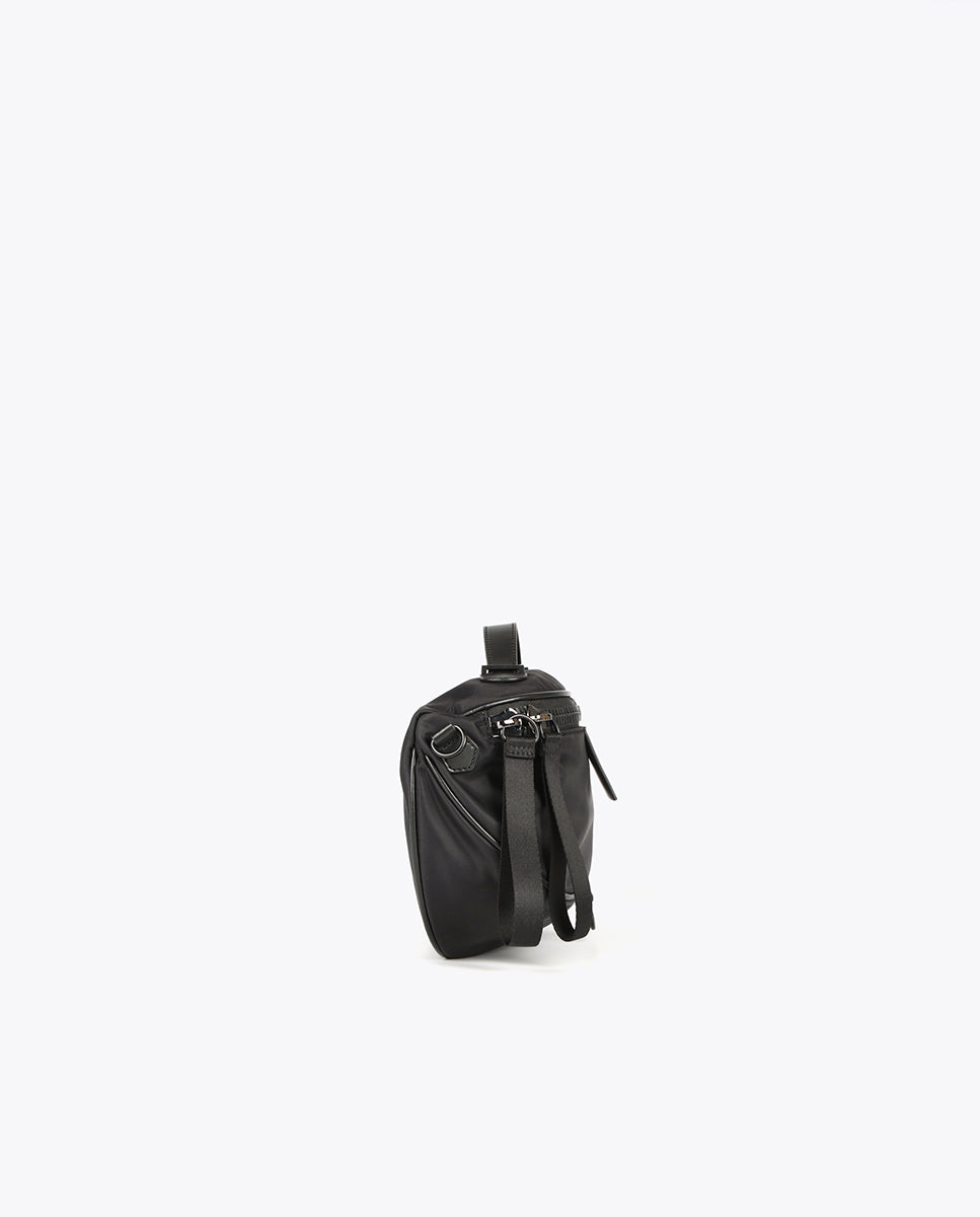 Contrast belt bag