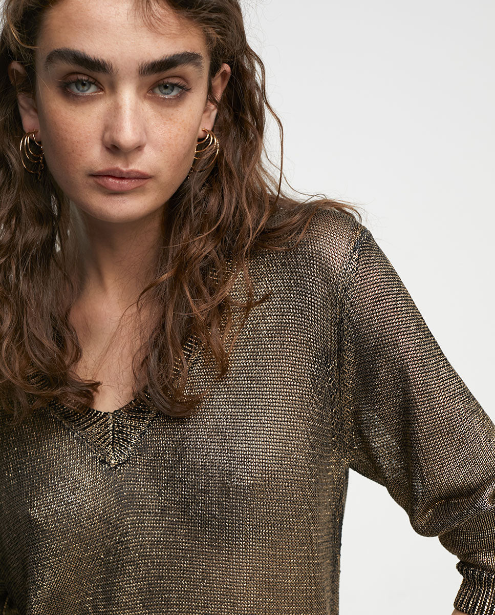Laminated sweater