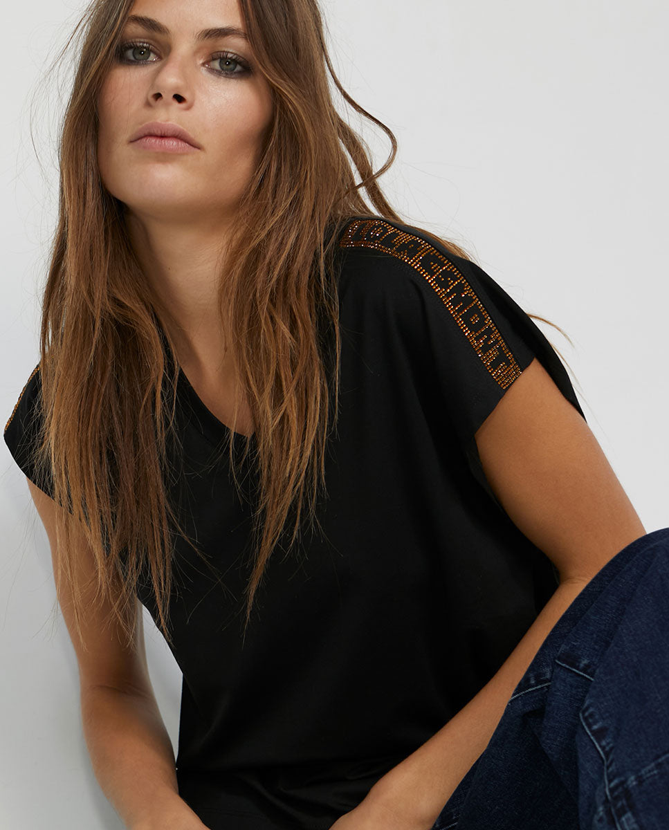 T-shirt with shoulder detail