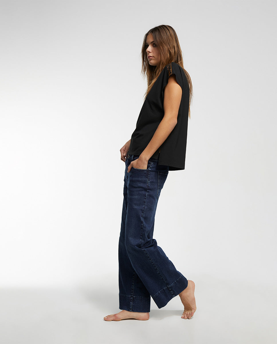 T-shirt with shoulder detail