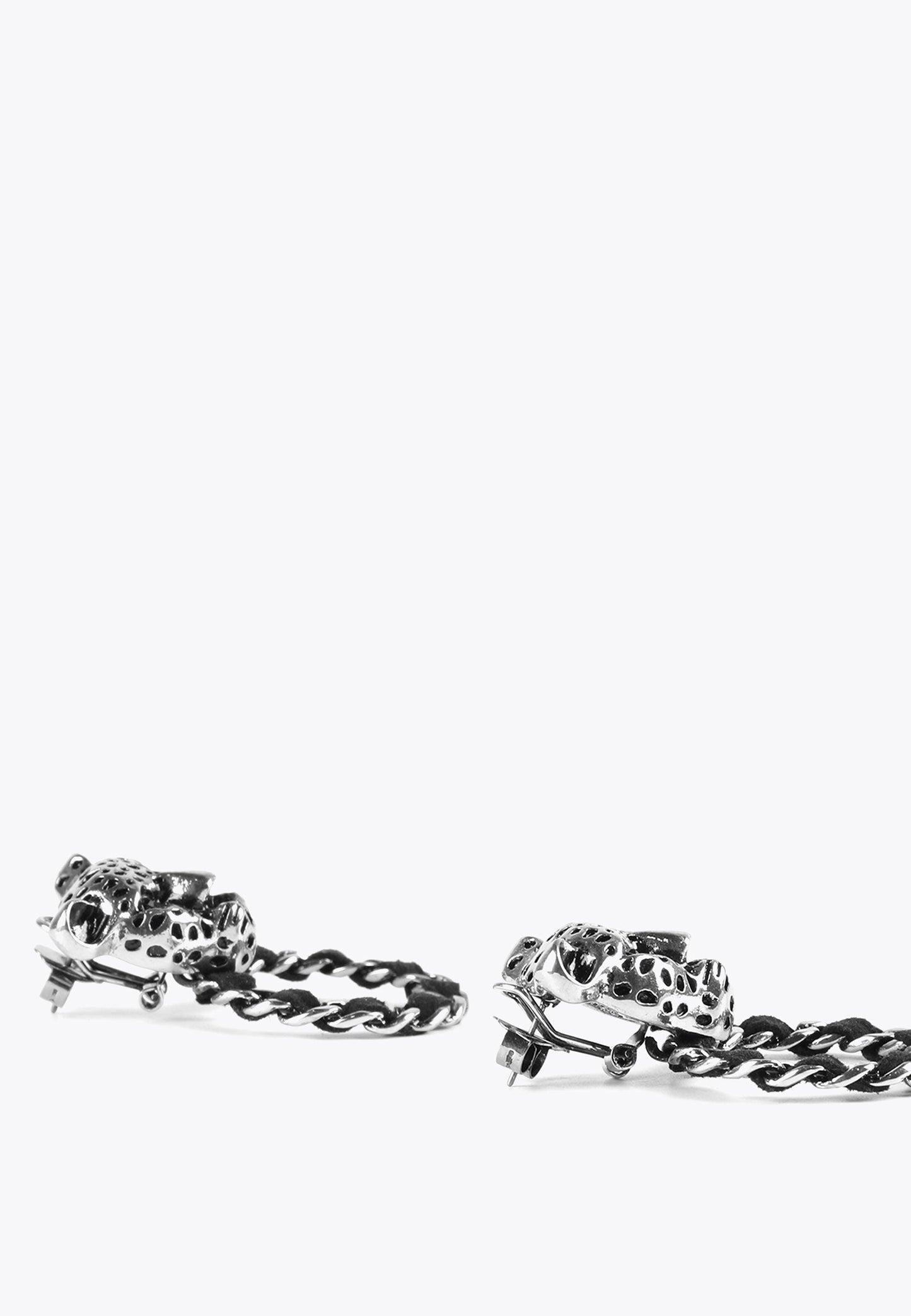 LS2403006-Silver-Leopard face and hoop earrings