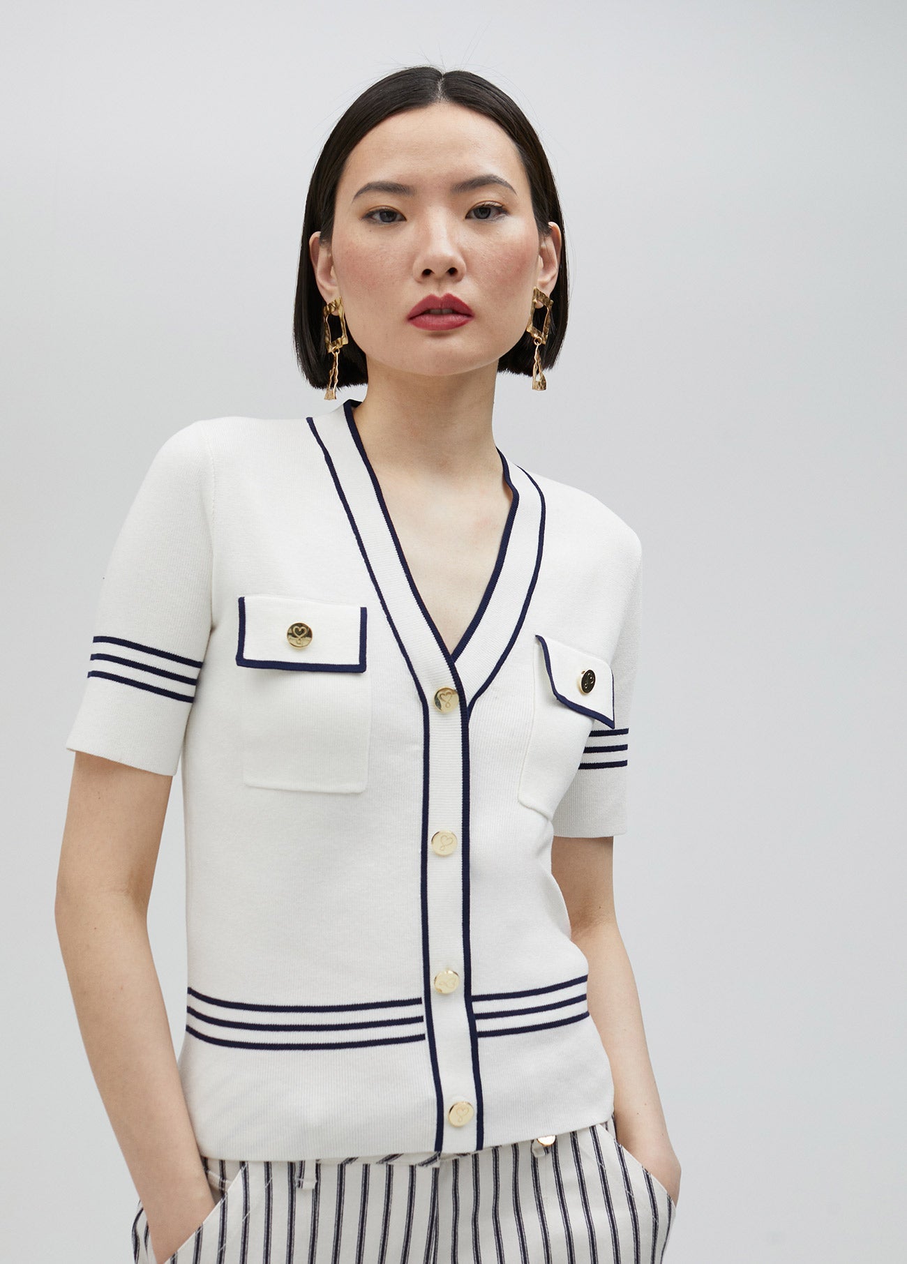 Two-tone short-sleeved sweater