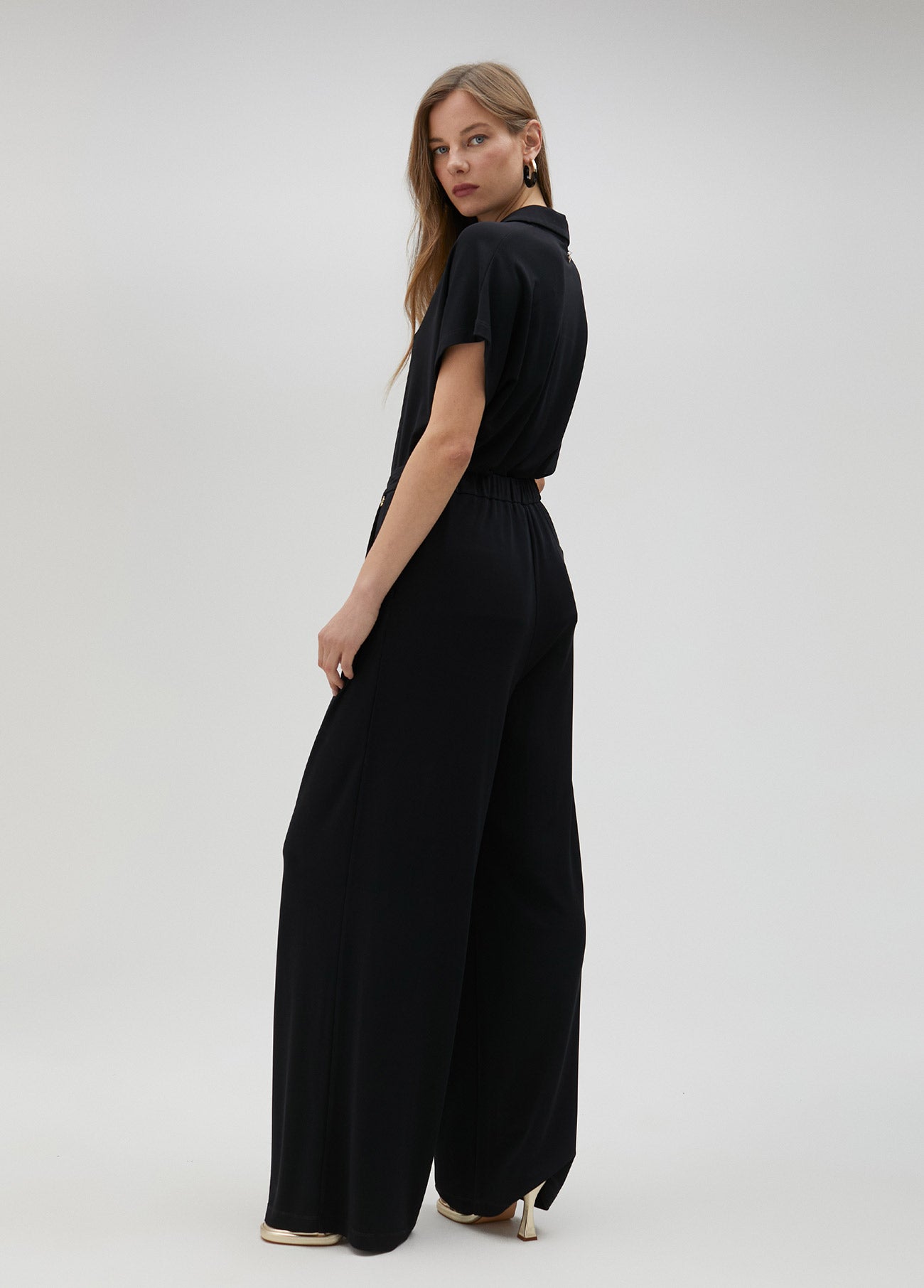 Flowing trousers