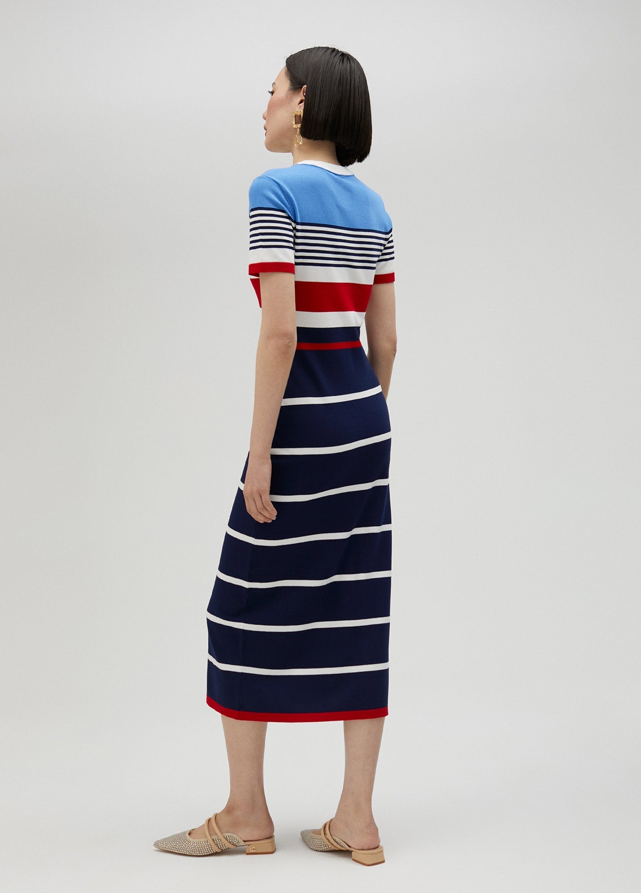 Short-sleeved knit dress