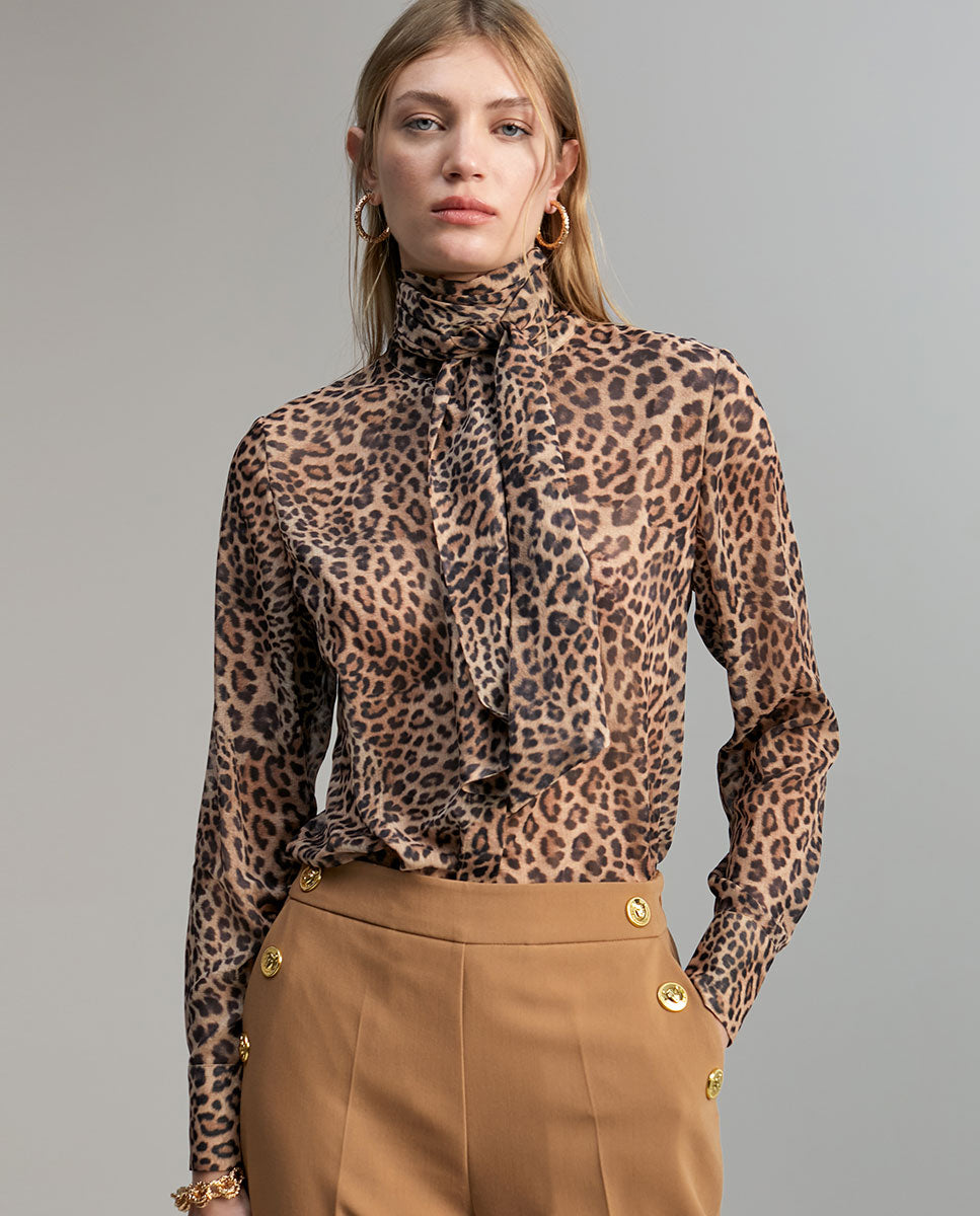 Shirt with tie