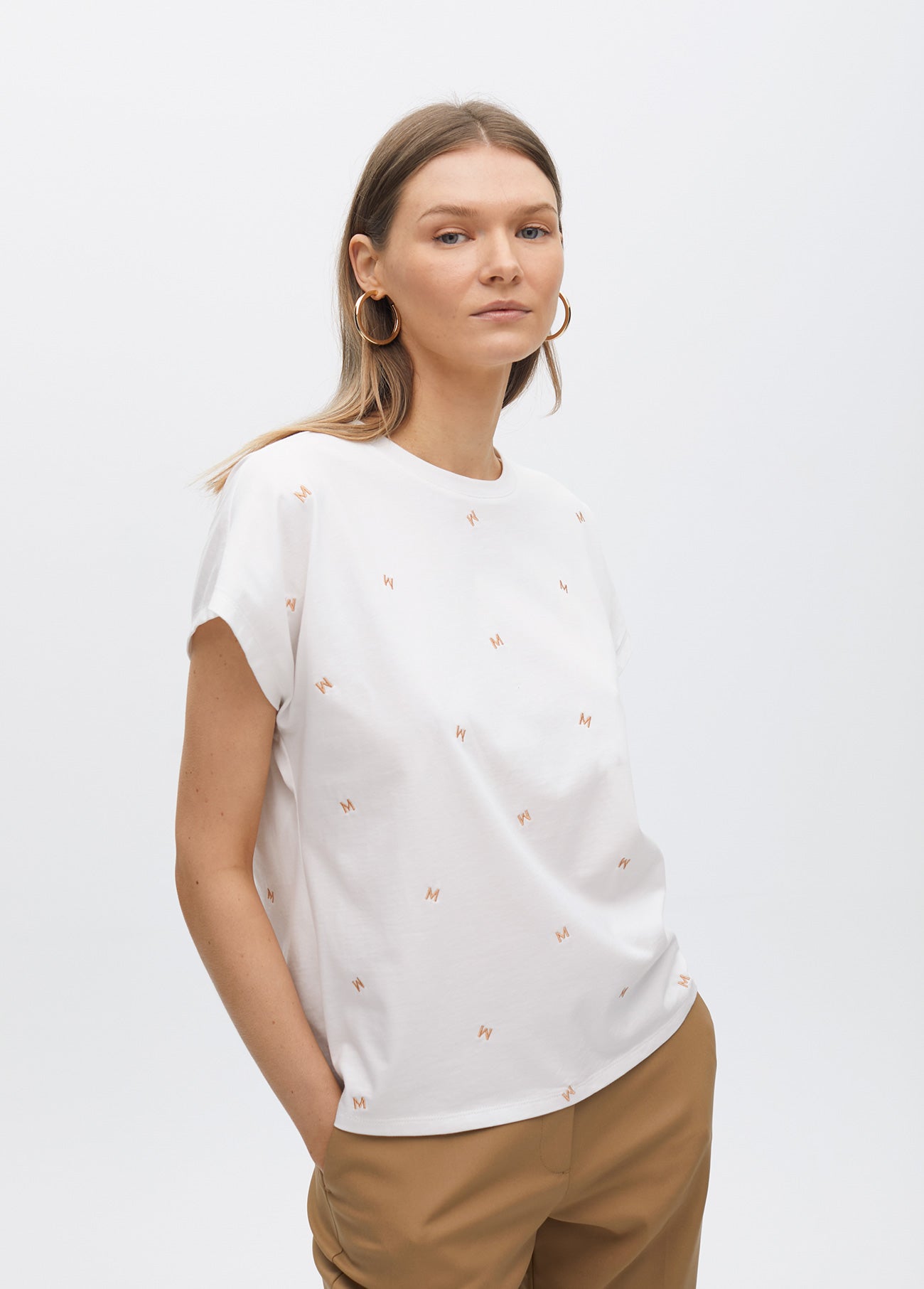 Dropped Sleeve T-shirt with Logo Embroidery