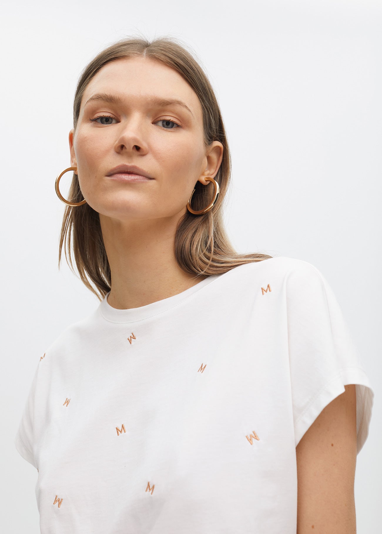 Dropped Sleeve T-shirt with Logo Embroidery