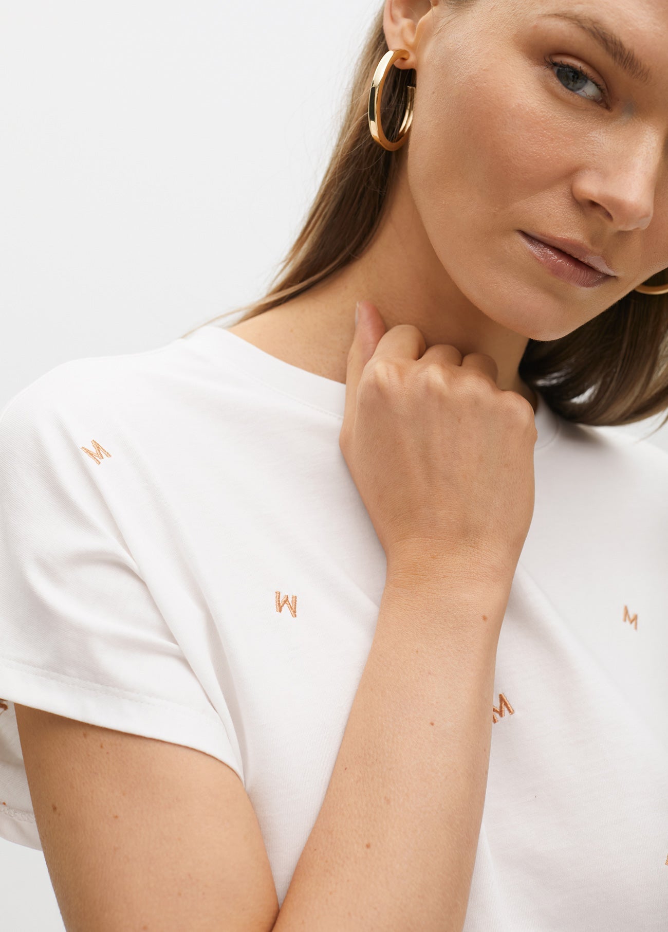 Dropped Sleeve T-shirt with Logo Embroidery
