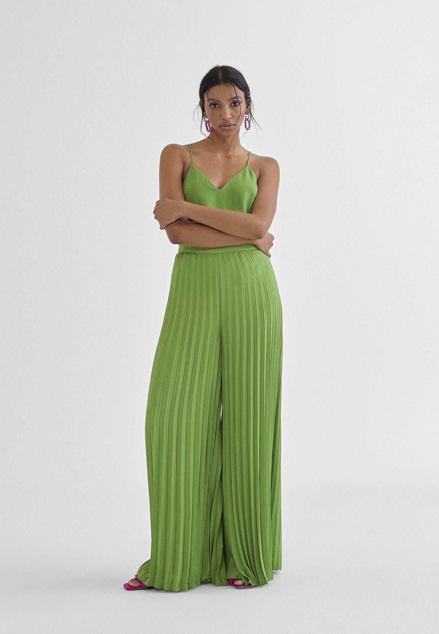 MS2415003-Pistachio-Top with a V-neckline