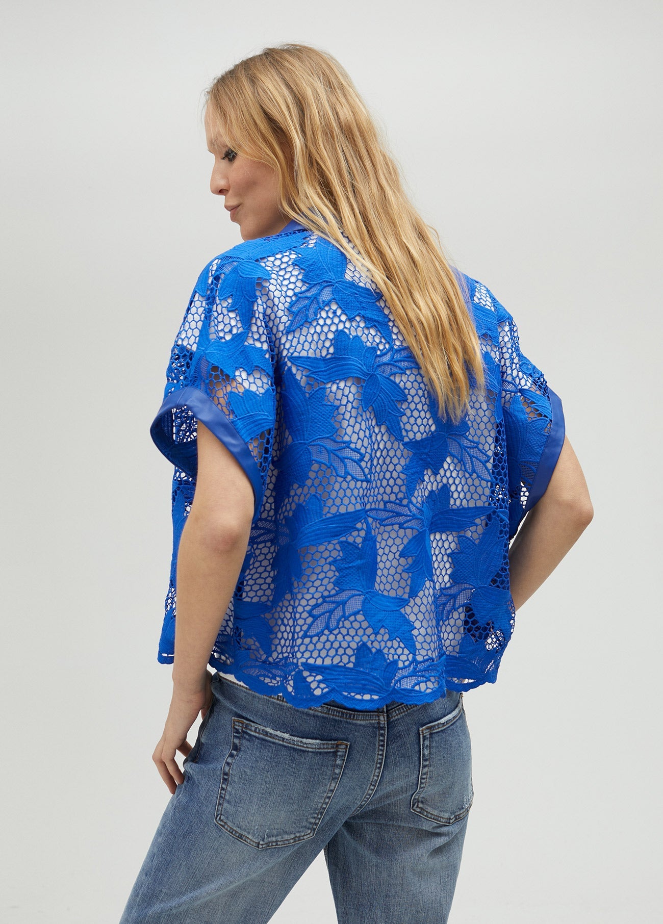 Cropped openwork guipure lace shirt
